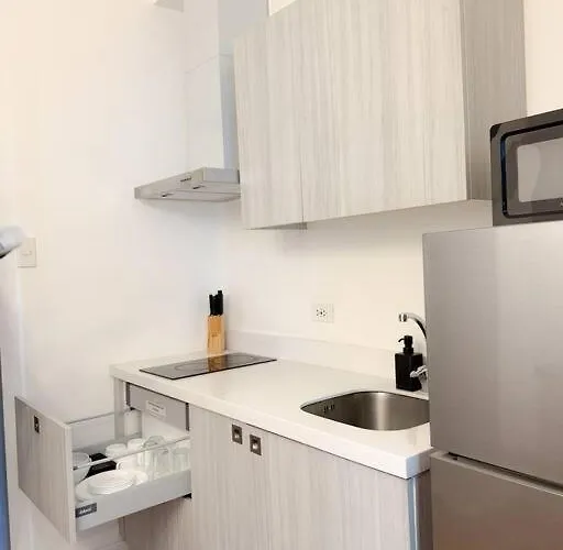 Stars & Sunsets Sky Views 1br Iguazu Tower Apartment Manila